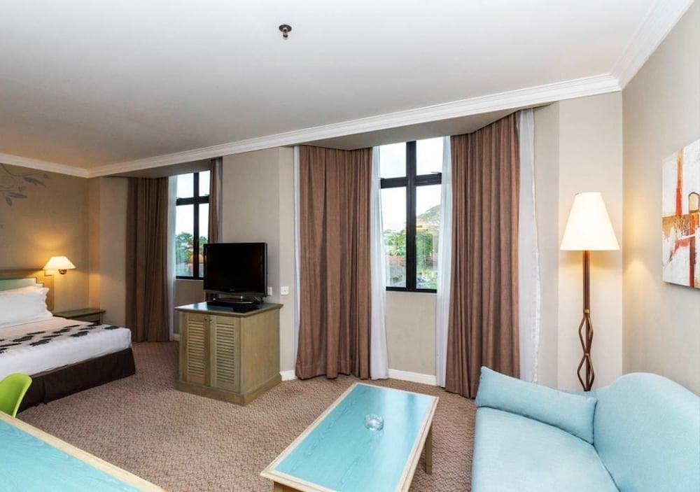 Regalodge Hotel & Spa איפוה מראה חיצוני תמונה